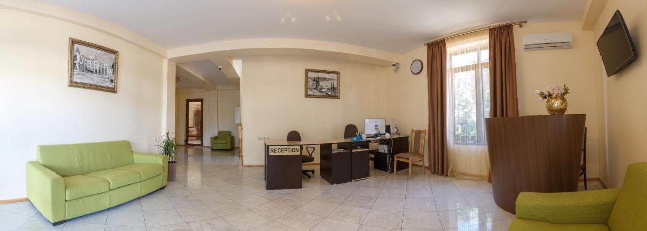 Киараз Старт Hotel Пицунда Екстериор снимка